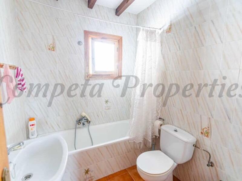 2 bedroom Townhouse for sale