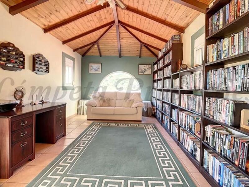 4 bedroom Country House for sale