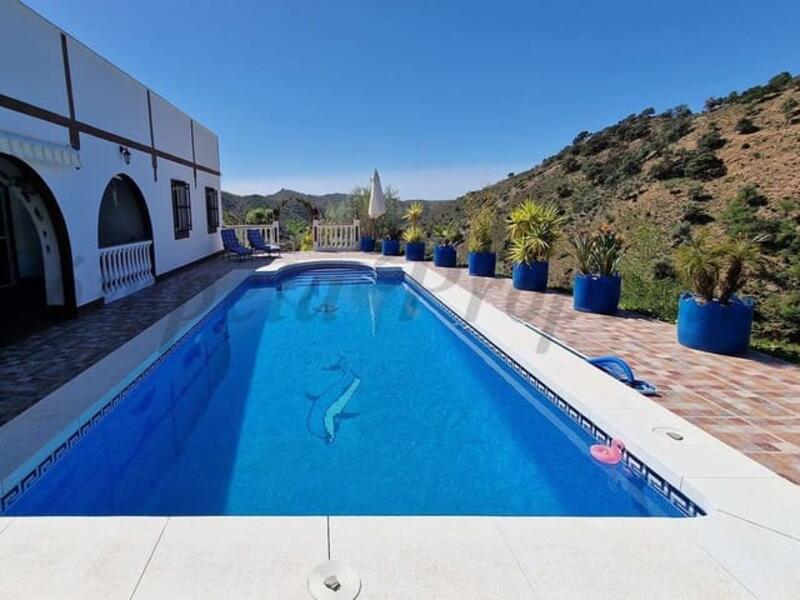 4 bedroom Country House for sale