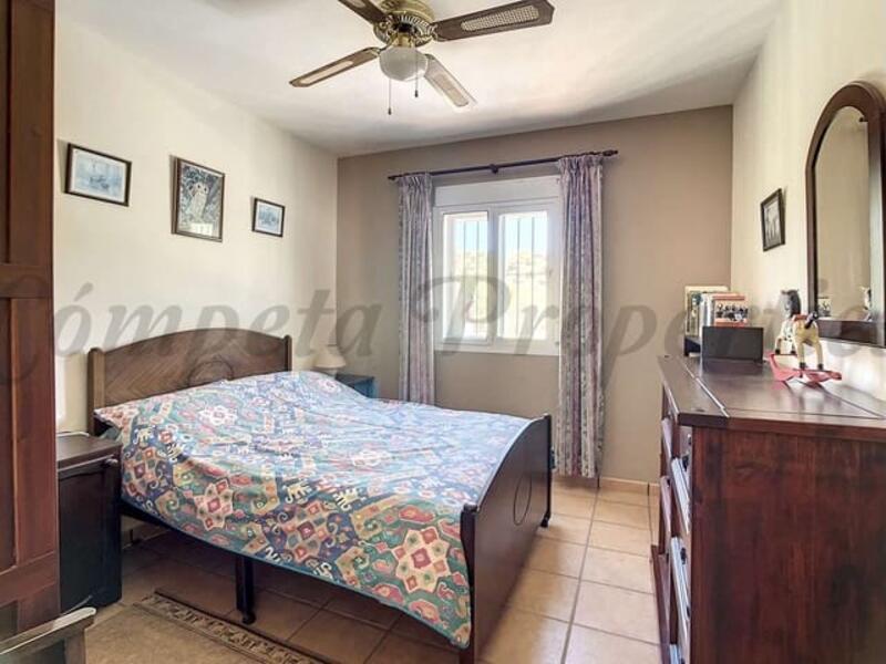 4 bedroom Country House for sale
