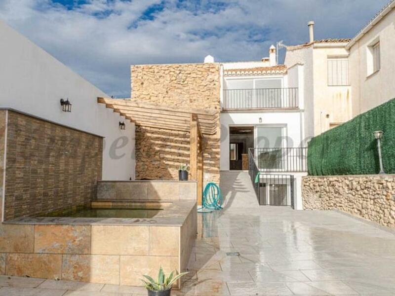Byhus til salg i Alhama de Granada, Granada
