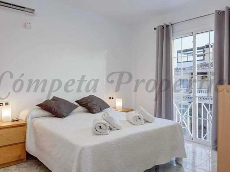 6 bedroom Townhouse for sale