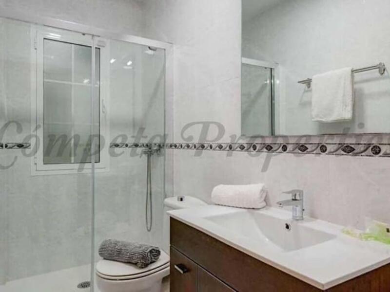 6 bedroom Townhouse for sale