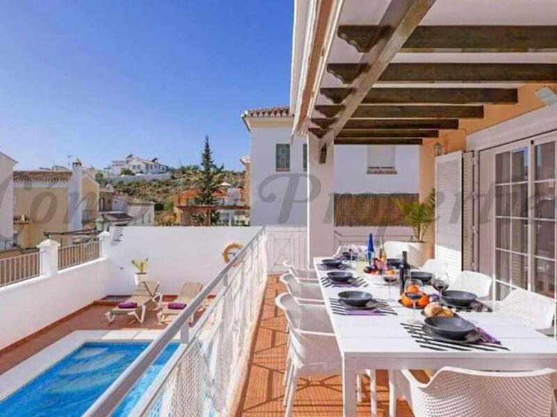6 bedroom Townhouse for sale