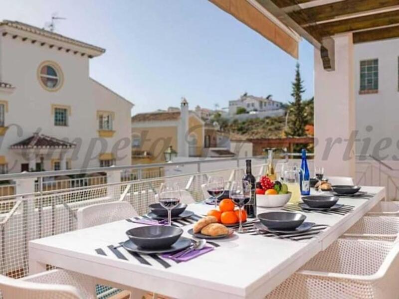 6 bedroom Townhouse for sale