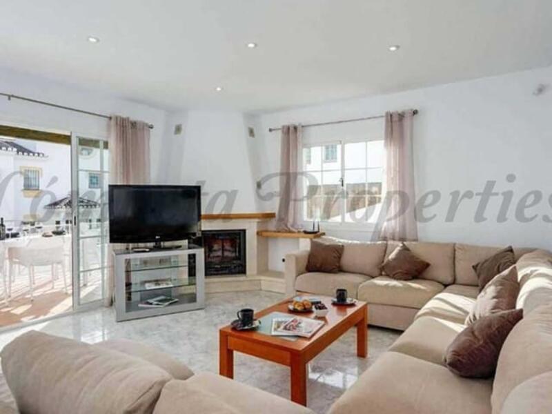 6 bedroom Townhouse for sale
