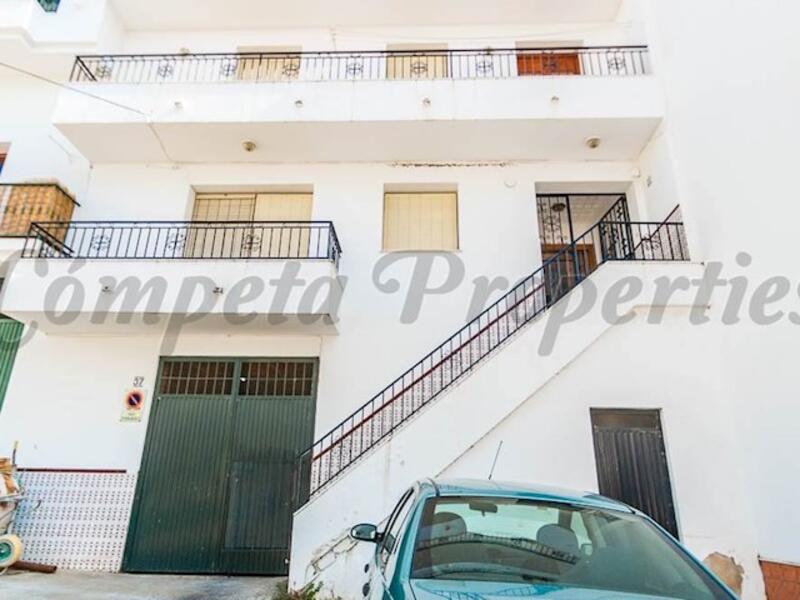 Adosado en venta en Sayalonga, Málaga
