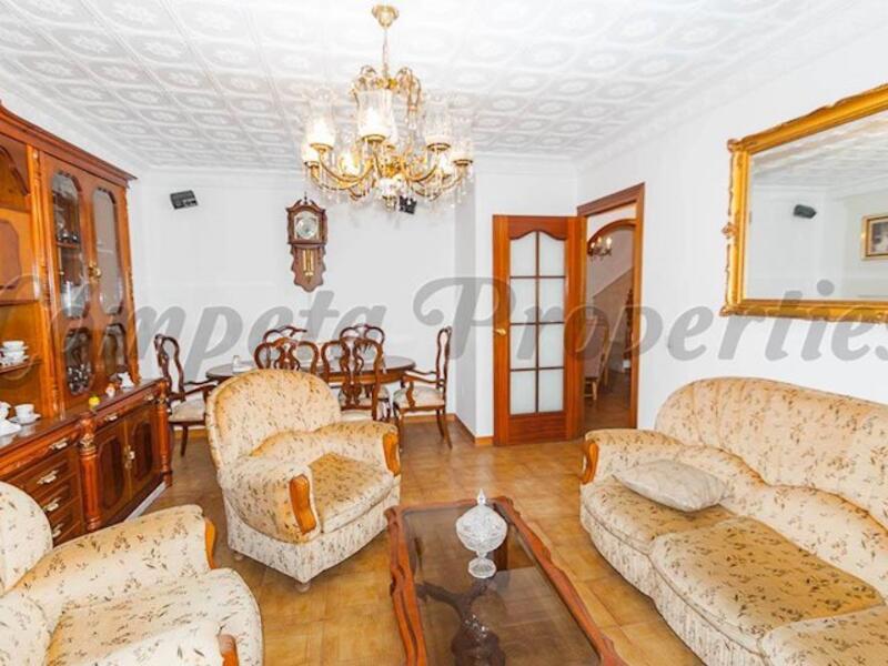 4 bedroom Townhouse for sale