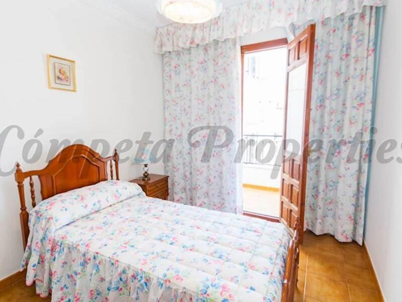 4 bedroom Townhouse for sale