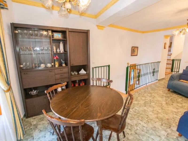 4 Schlafzimmer Stadthaus zu verkaufen