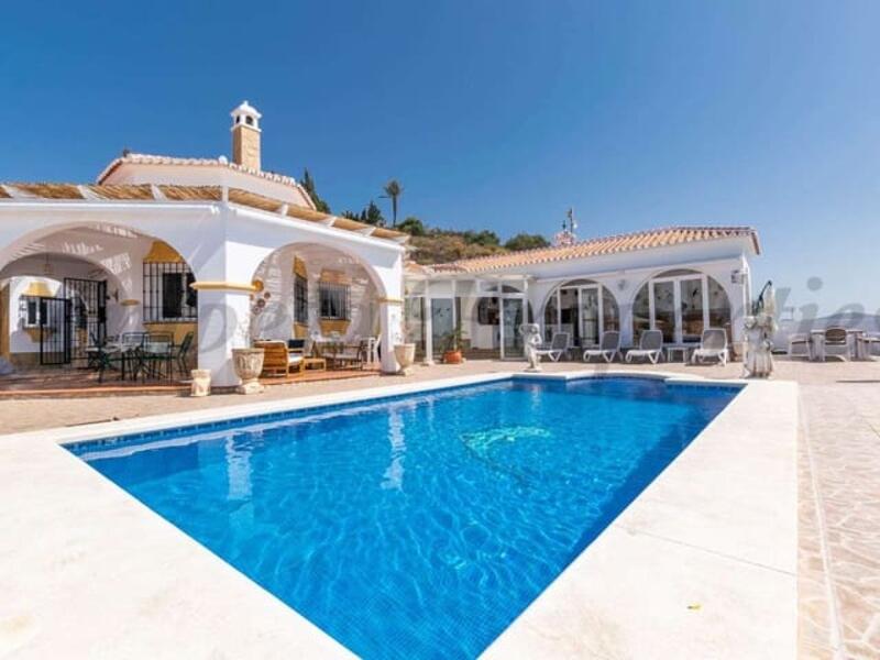 Villa til salgs i Torrox, Málaga