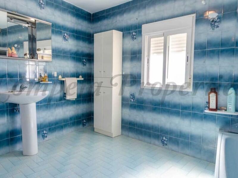 4 bedroom Townhouse for sale