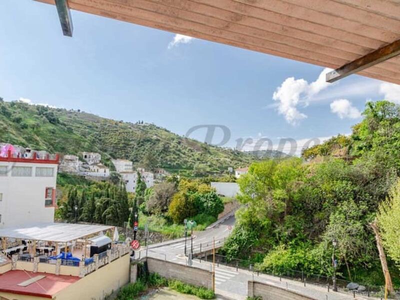 4 bedroom Townhouse for sale
