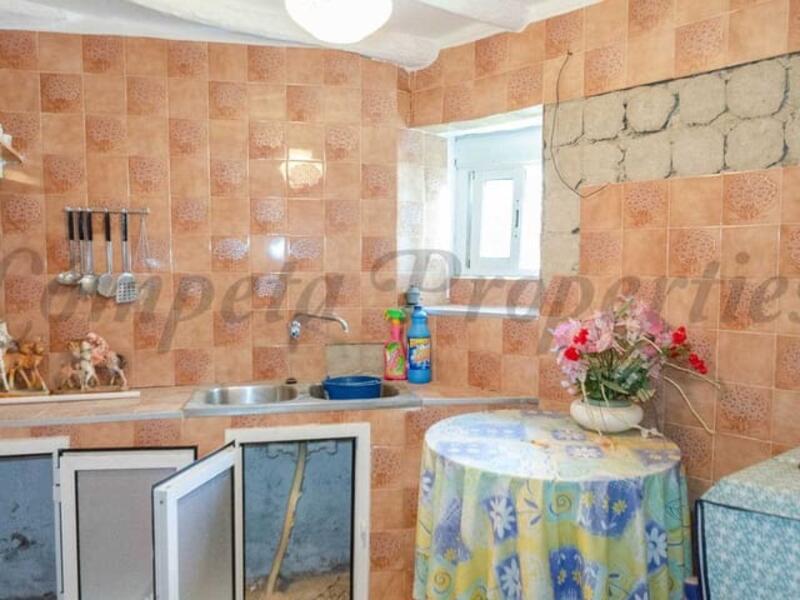 4 bedroom Townhouse for sale