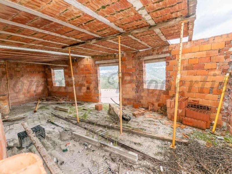 2 bedroom Townhouse for sale