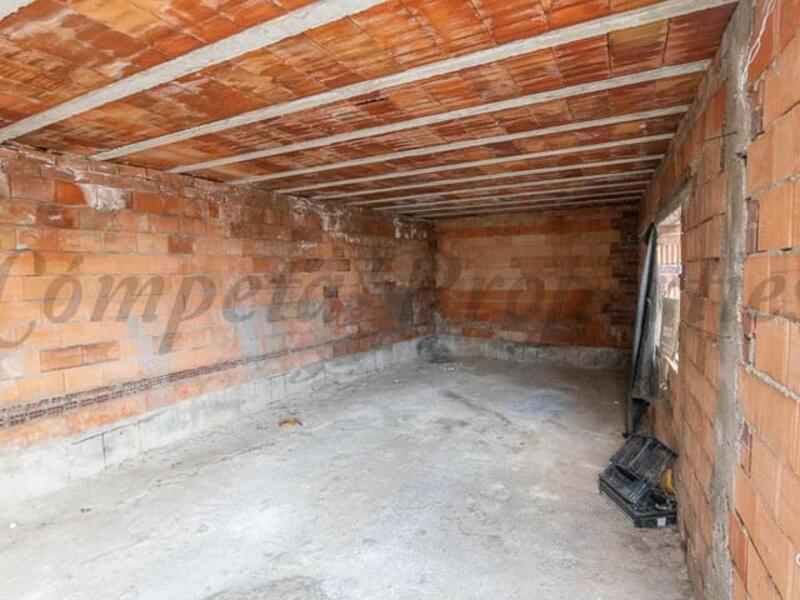 2 bedroom Townhouse for sale