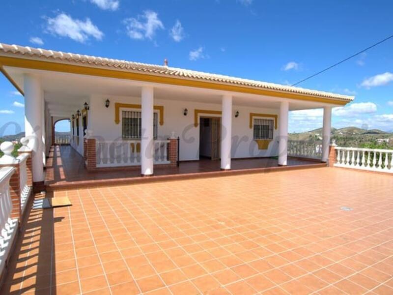 Villa til salg i Sedella, Málaga