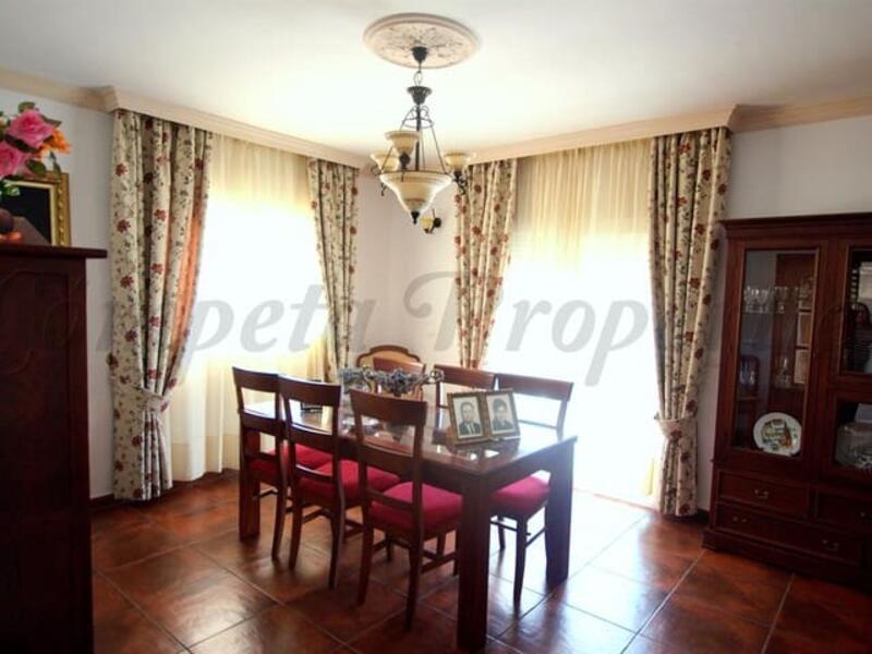 5 bedroom Villa for sale