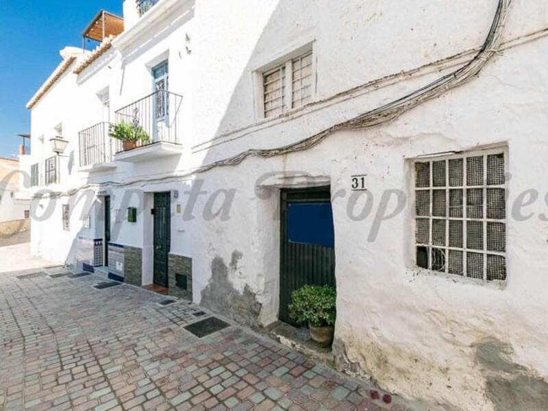 Gezinswoning Te koop in Sayalonga, Málaga