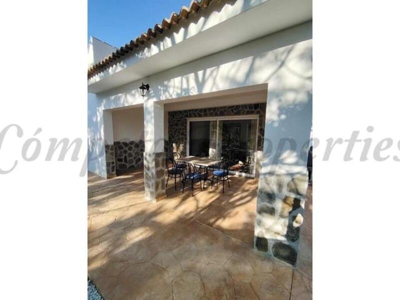 Auberge à louer à long terme dans Competa, Málaga