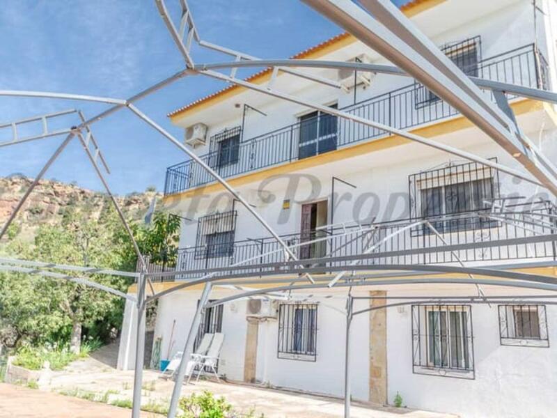 Villa zu verkaufen in Comares, Málaga