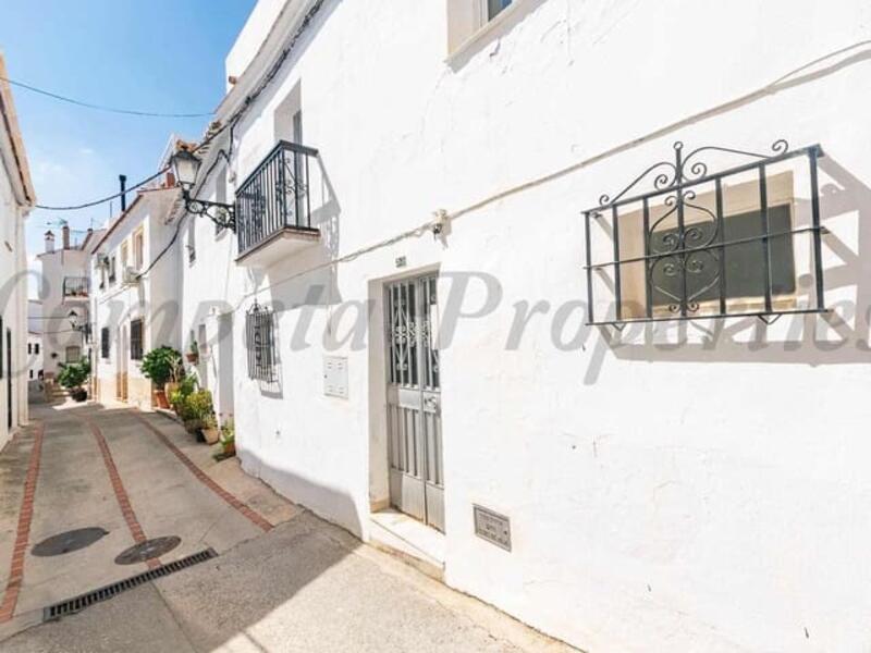 Maison de Ville à vendre dans Canillas de Albaida, Málaga