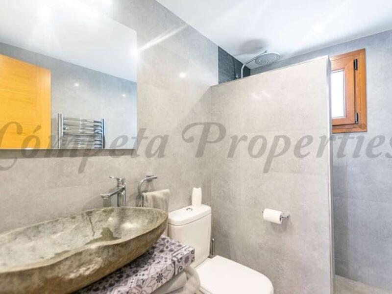 5 bedroom Villa for sale