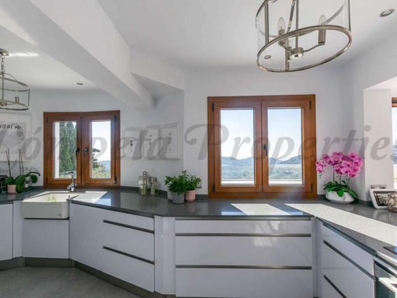 5 bedroom Villa for sale