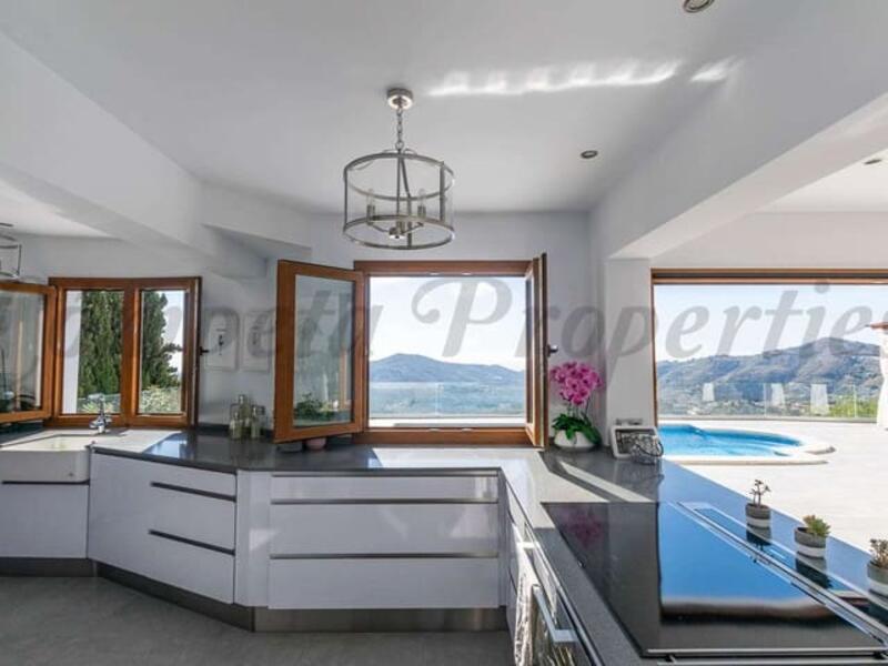 5 bedroom Villa for sale