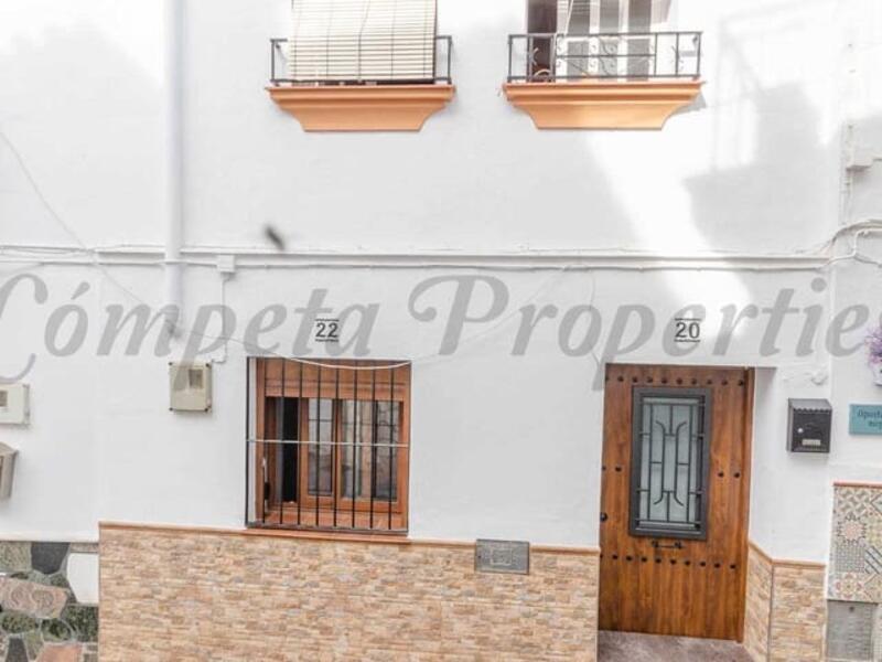городская тюрьма продается в Sayalonga, Málaga