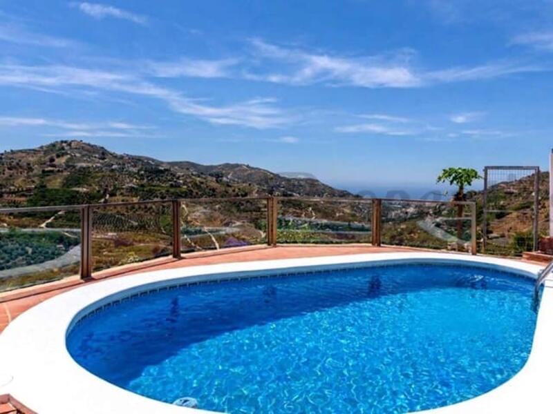 Деревенский Дом продается в Torrox, Málaga