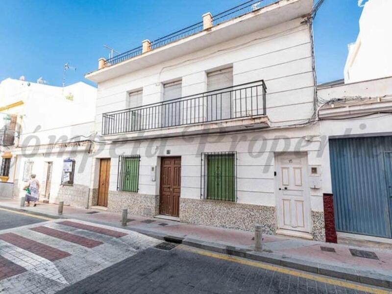 Rekkehus til salgs i Nerja, Málaga
