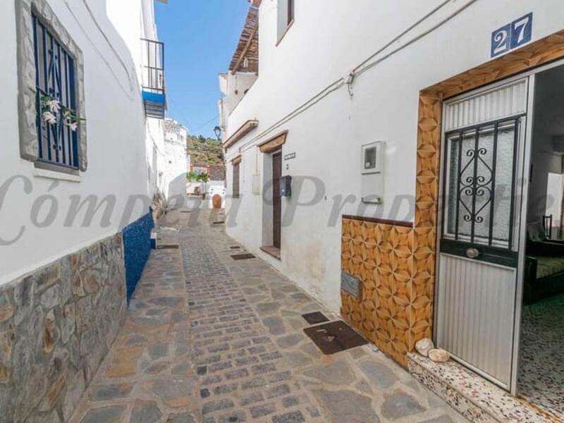 Rekkehus til salgs i Salares, Málaga