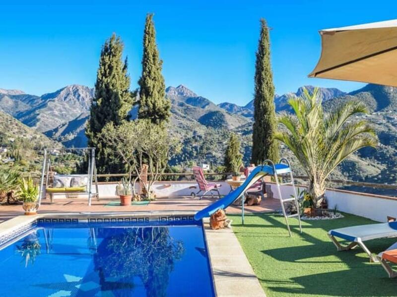 Casa de Campo para alquiler a largo plazo en Torrox, Málaga