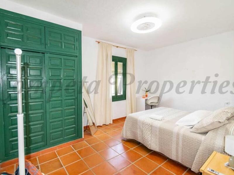 2 bedroom Country House for Long Term Rent