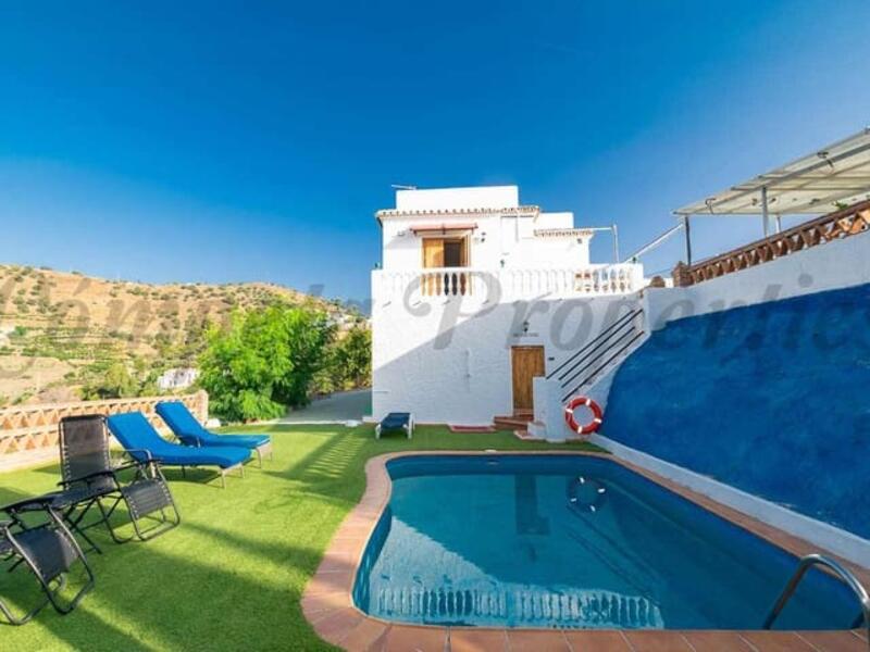 2 bedroom Country House for Long Term Rent
