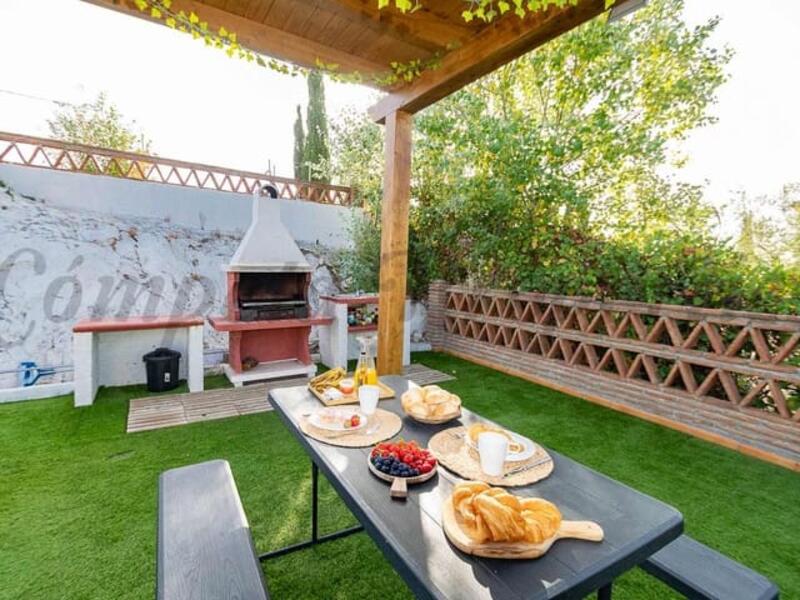 2 bedroom Country House for Long Term Rent
