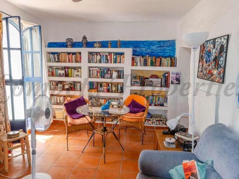 1 bedroom Townhouse for sale