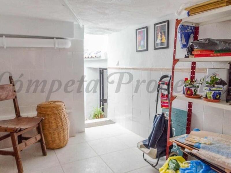 1 bedroom Townhouse for sale