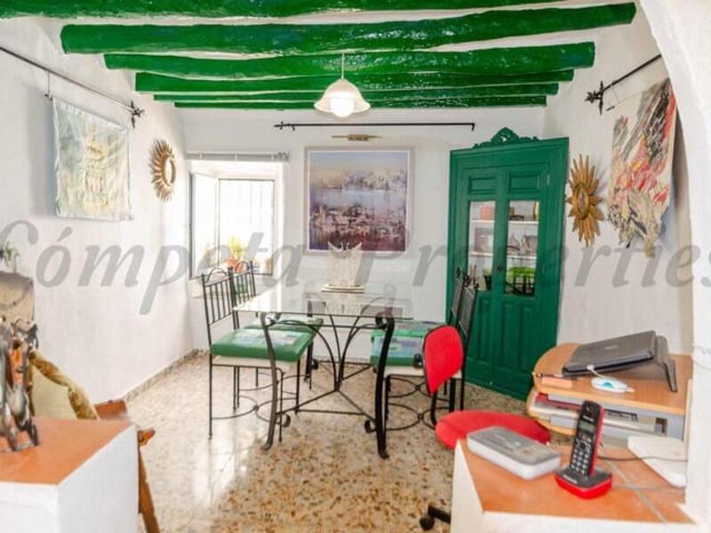 1 bedroom Townhouse for sale