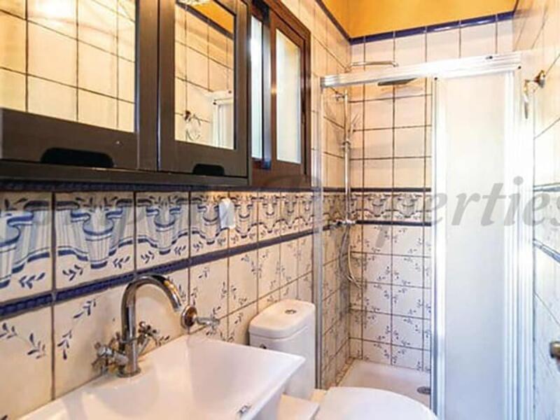 2 bedroom Country House for Long Term Rent