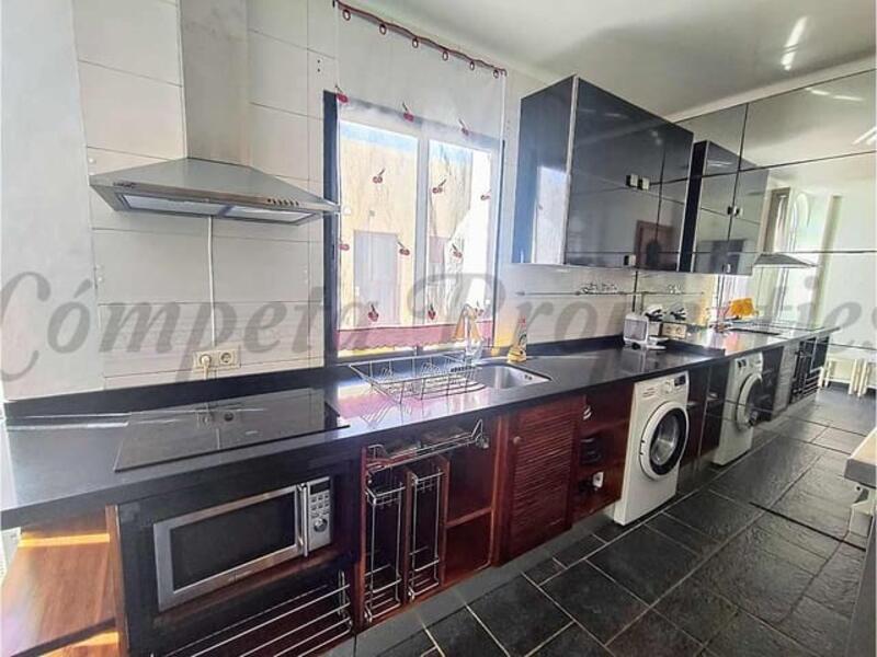 3 bedroom Apartment for Long Term Rent