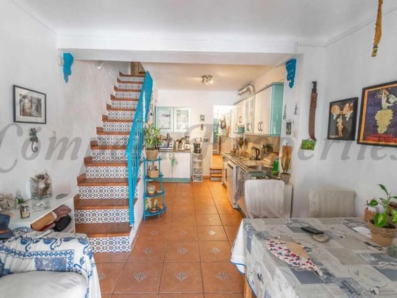 2 bedroom Townhouse for sale
