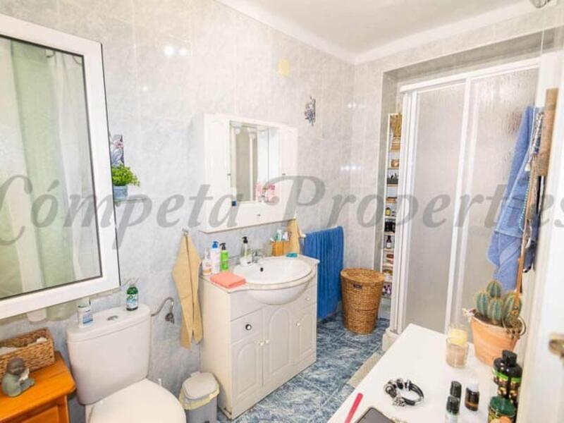 2 bedroom Townhouse for sale