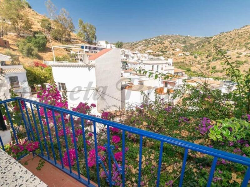 2 bedroom Townhouse for sale