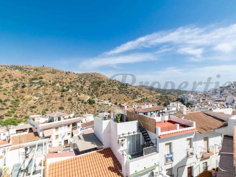 2 bedroom Townhouse for sale