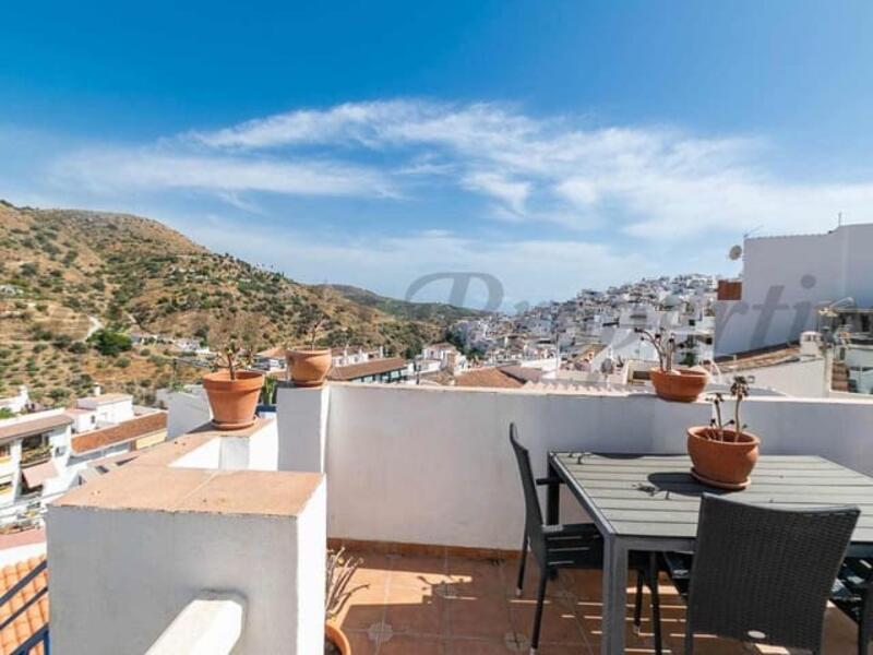 2 bedroom Townhouse for sale