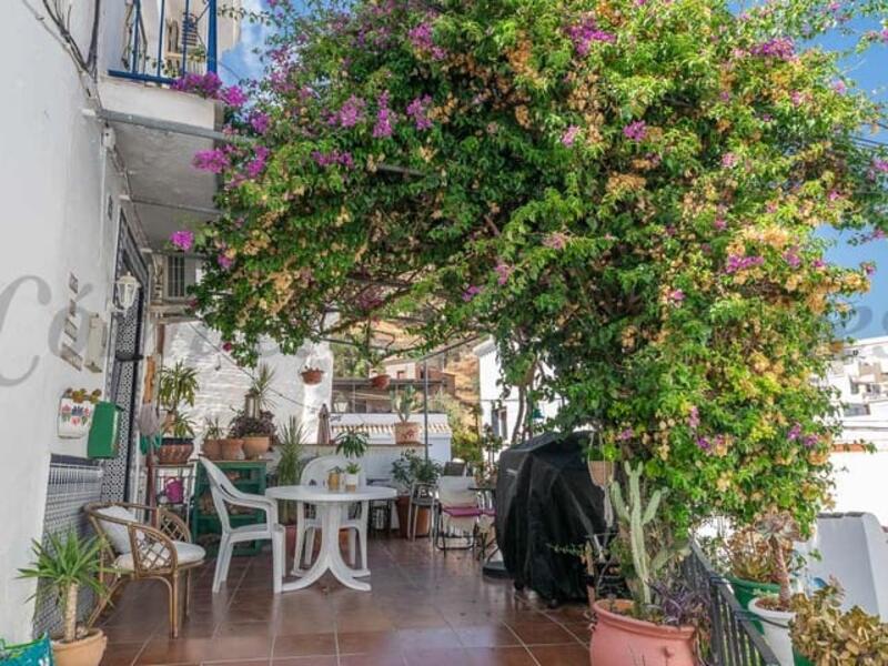 2 bedroom Townhouse for sale