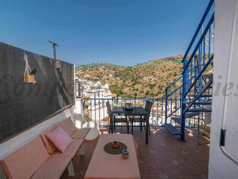 2 bedroom Townhouse for sale