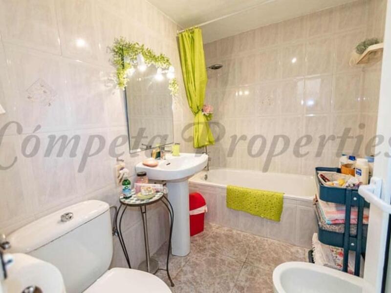 2 bedroom Townhouse for sale